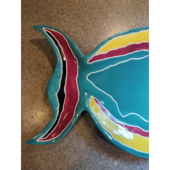 Decorative Tropical Fish Serving Plate Glazed Pottery Green Red Yellow 18x10x1.5 - Picture 2 of 8